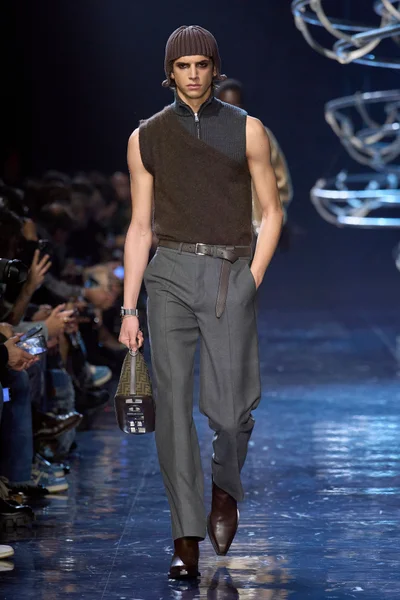 Look 9
